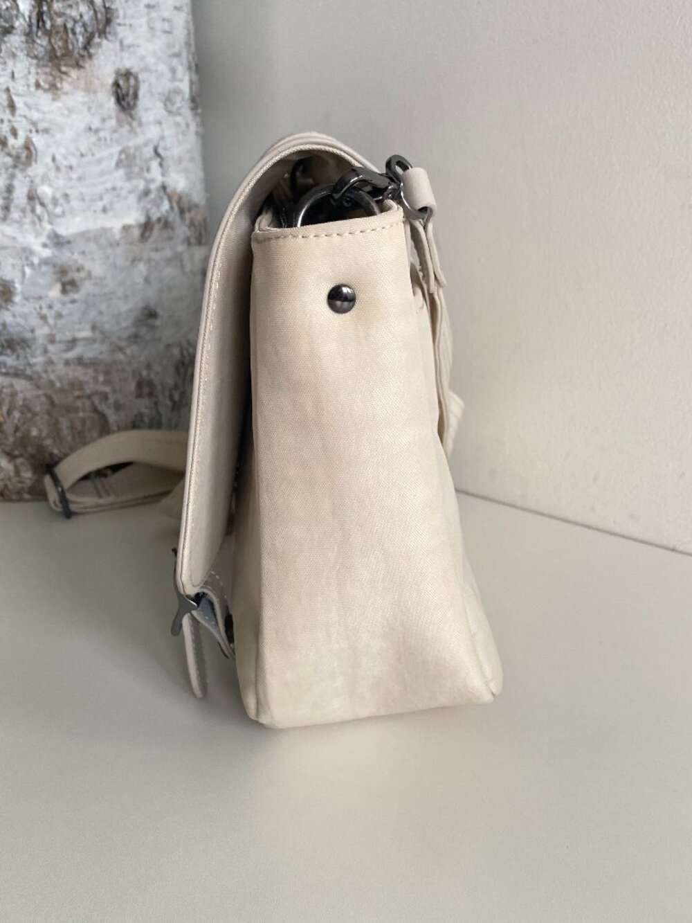Herschel Orion Retreat Moonbeam Crossbody Bag - Picture 4 of 16